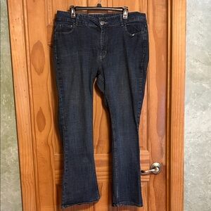 Women’s Rider by Lee Jeans Bootcut Cotton/Spandex Size 18 Inseam 28” Like New